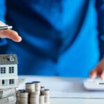 Person setting a listing price for their home