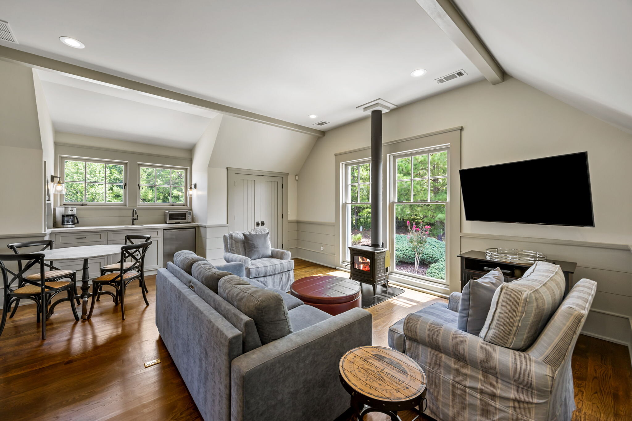 Guest living room