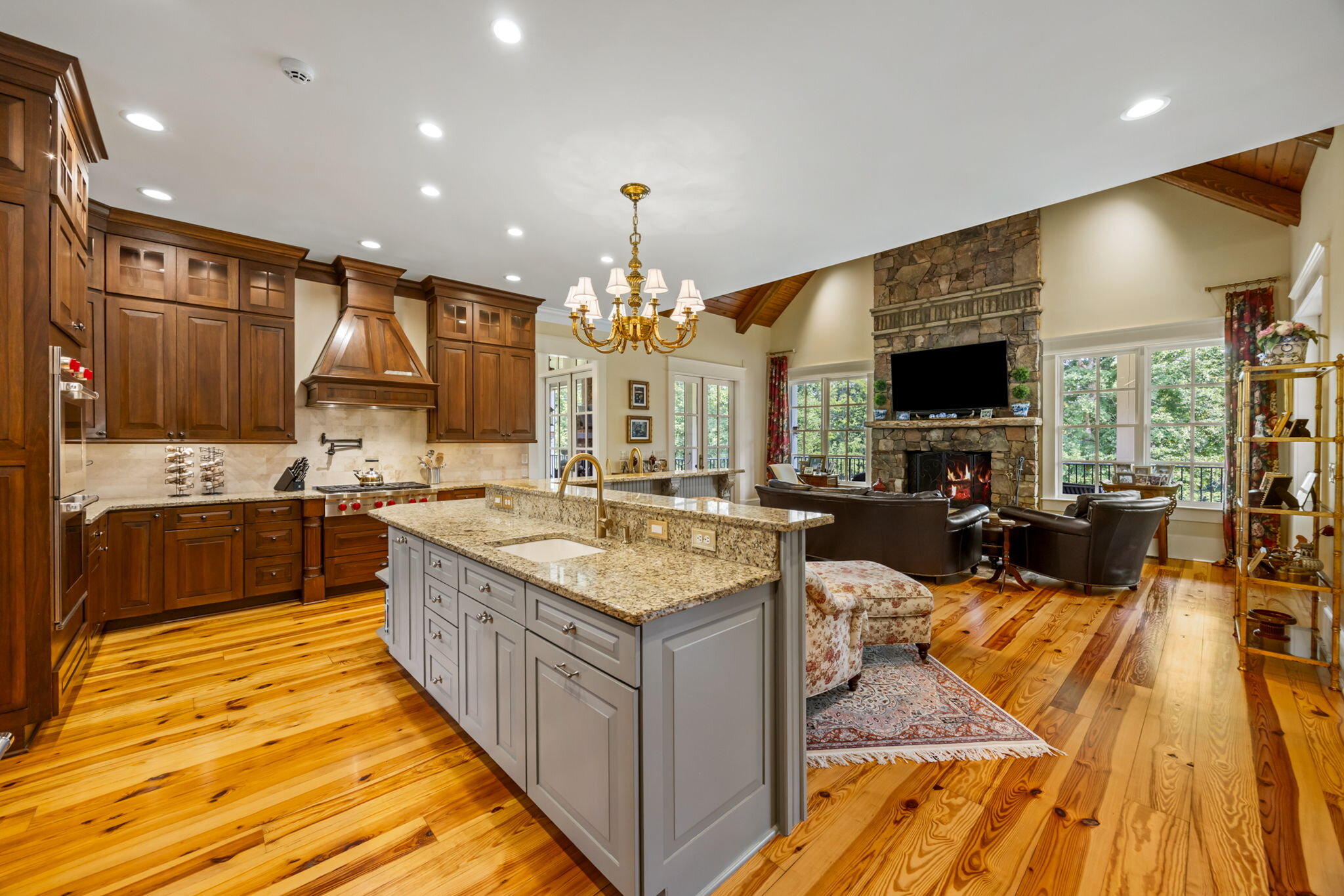 525 N River Rd 004b