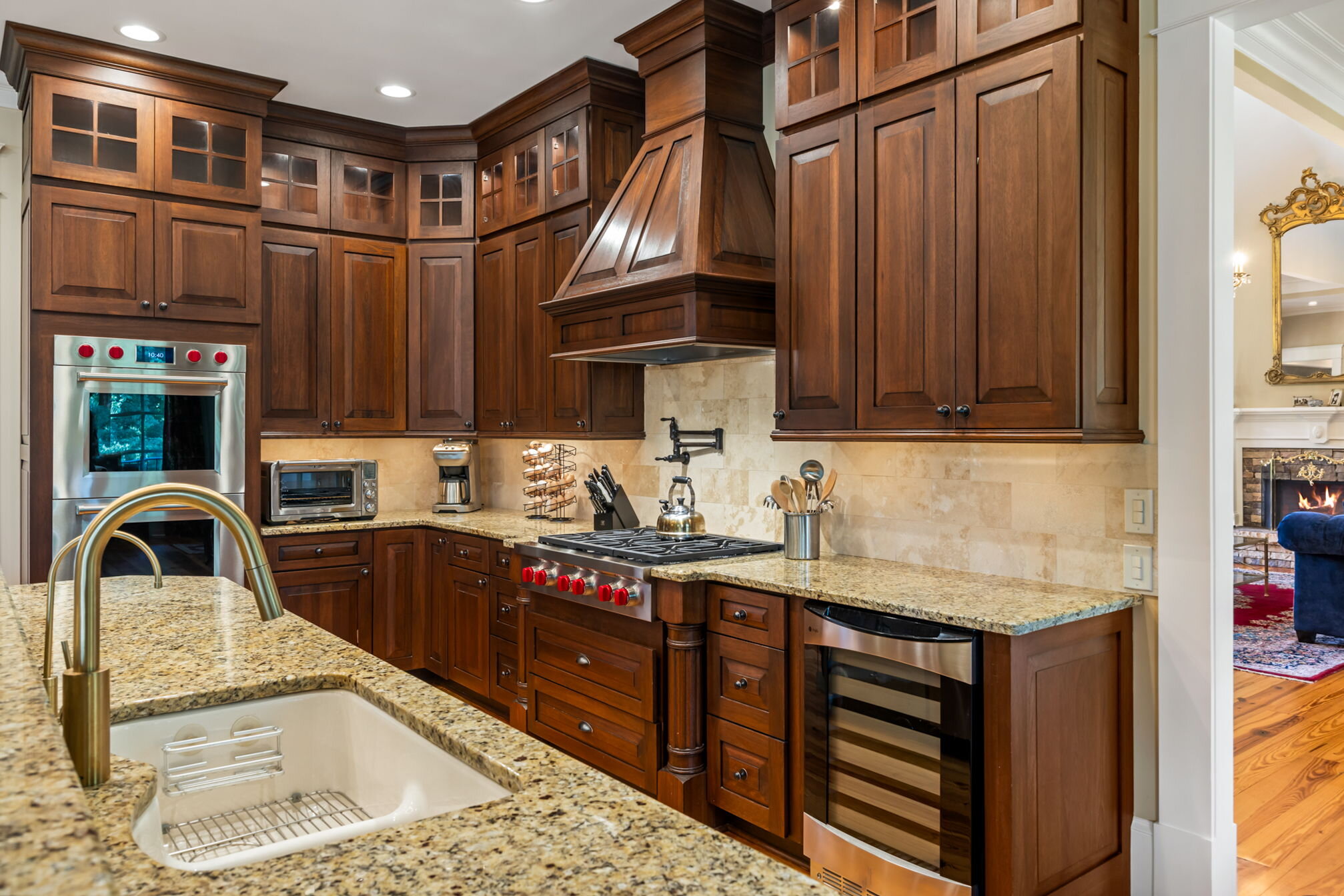 525 N River Rd 021 kitchen