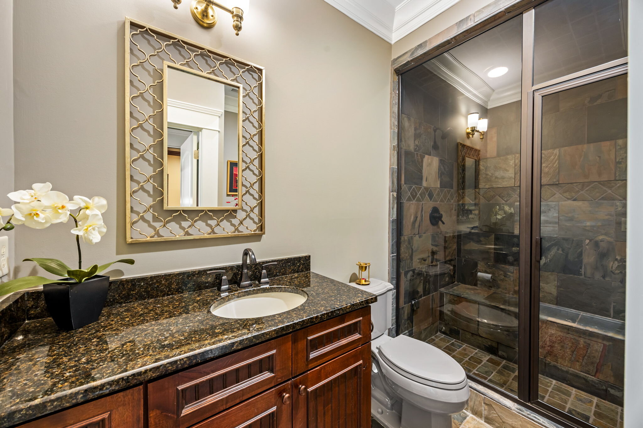 525 N River Rd 079 terr bath