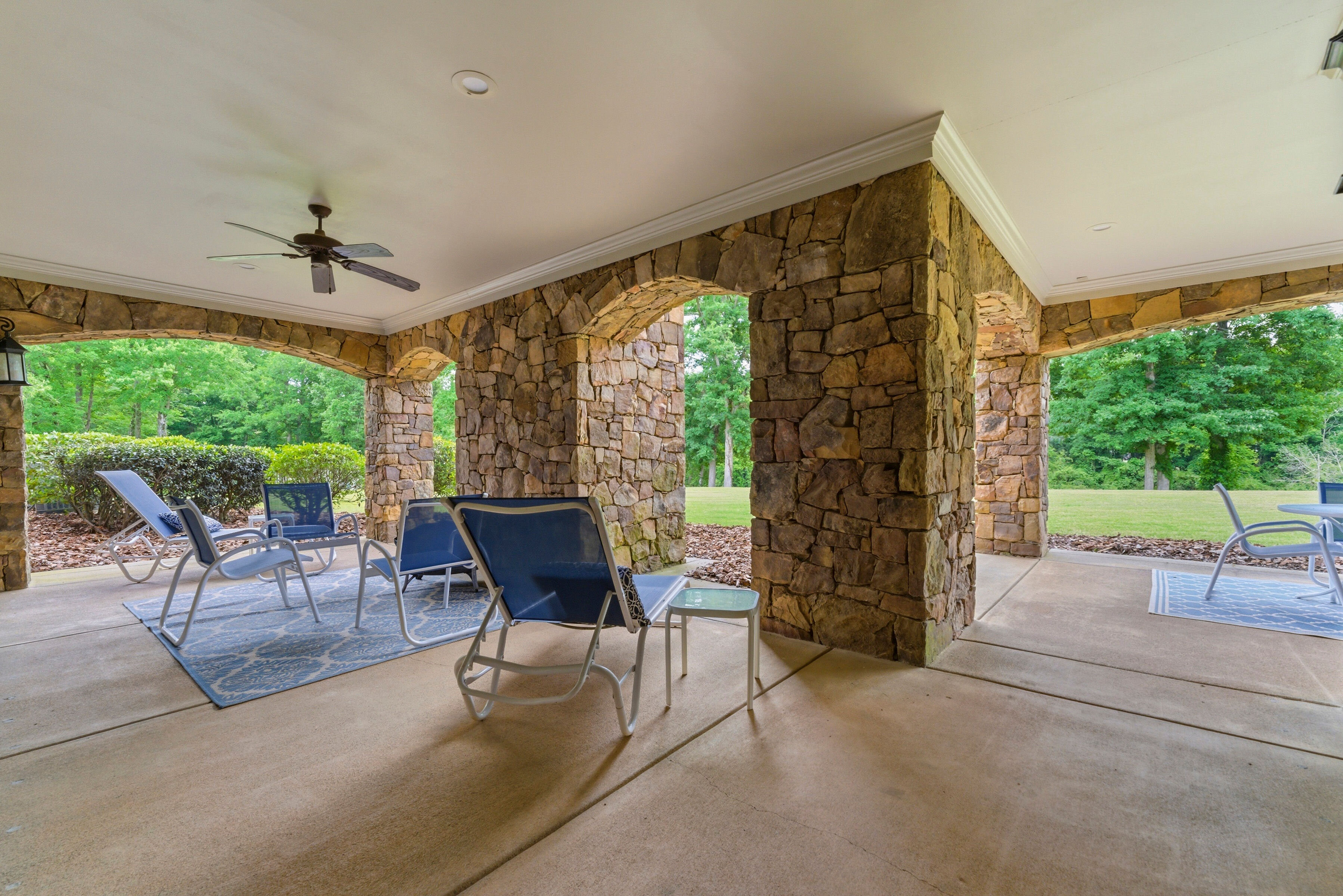 525 N River Rd 086a