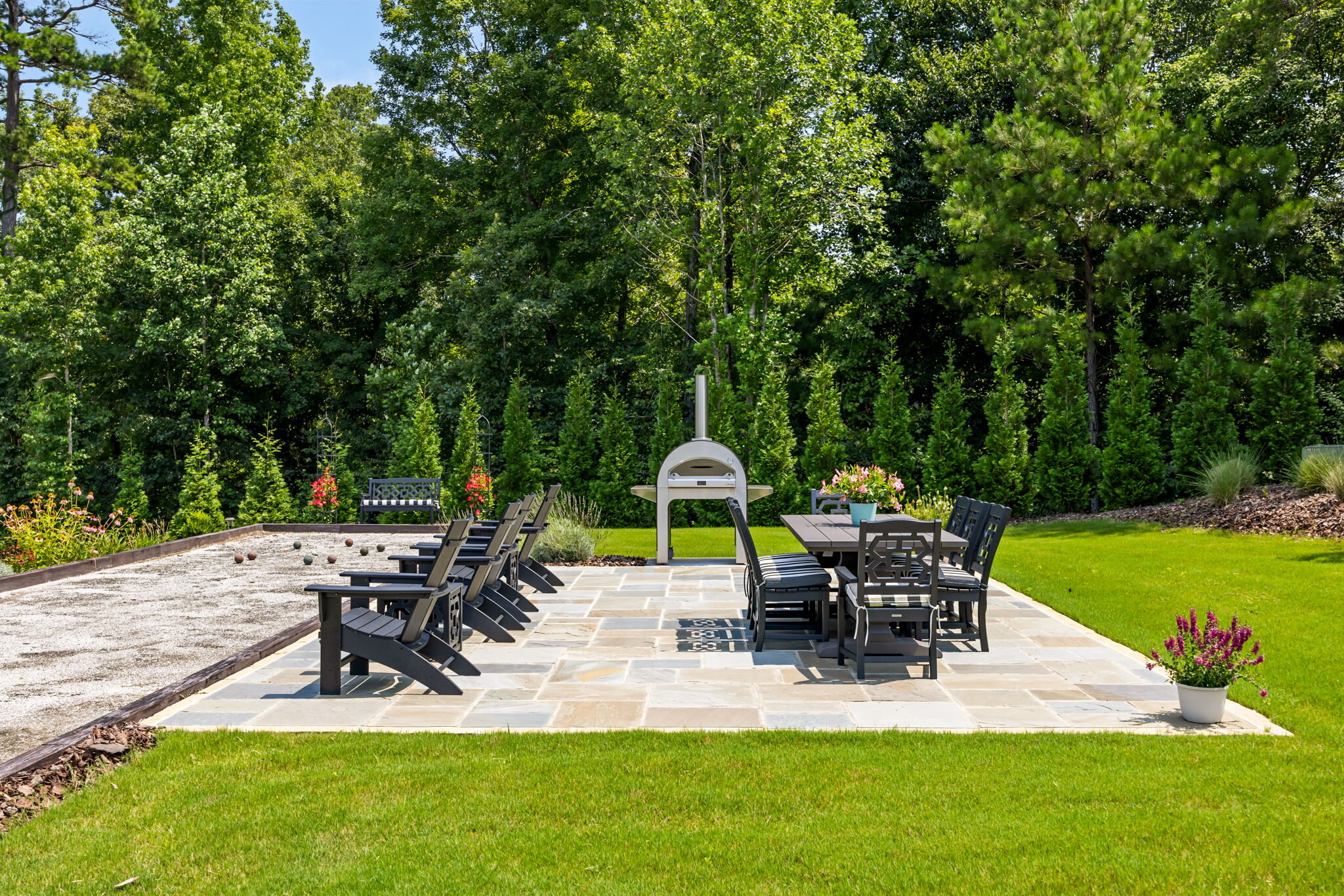525 N River Rd 108a grill