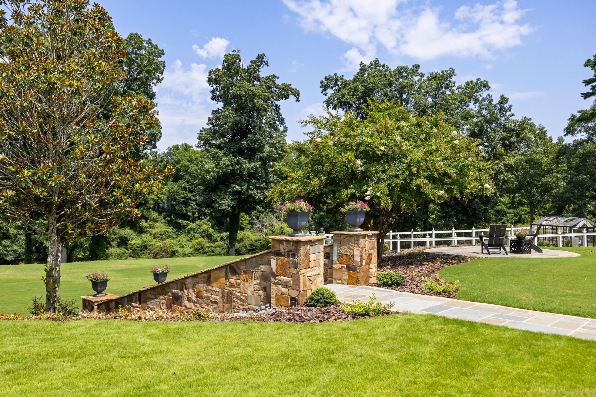 525 N River Rd 111 stone