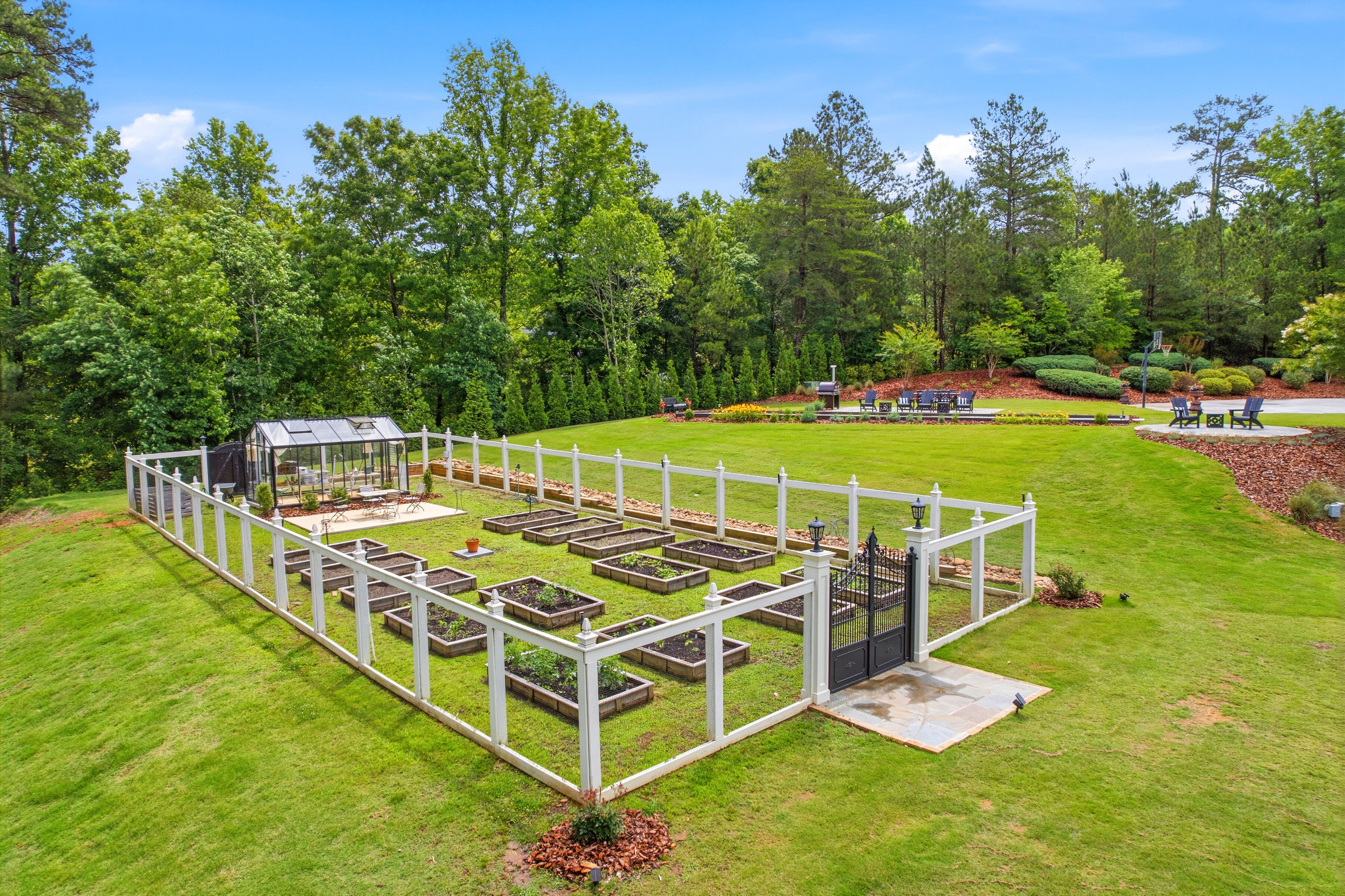 525 N River Rd 111d
