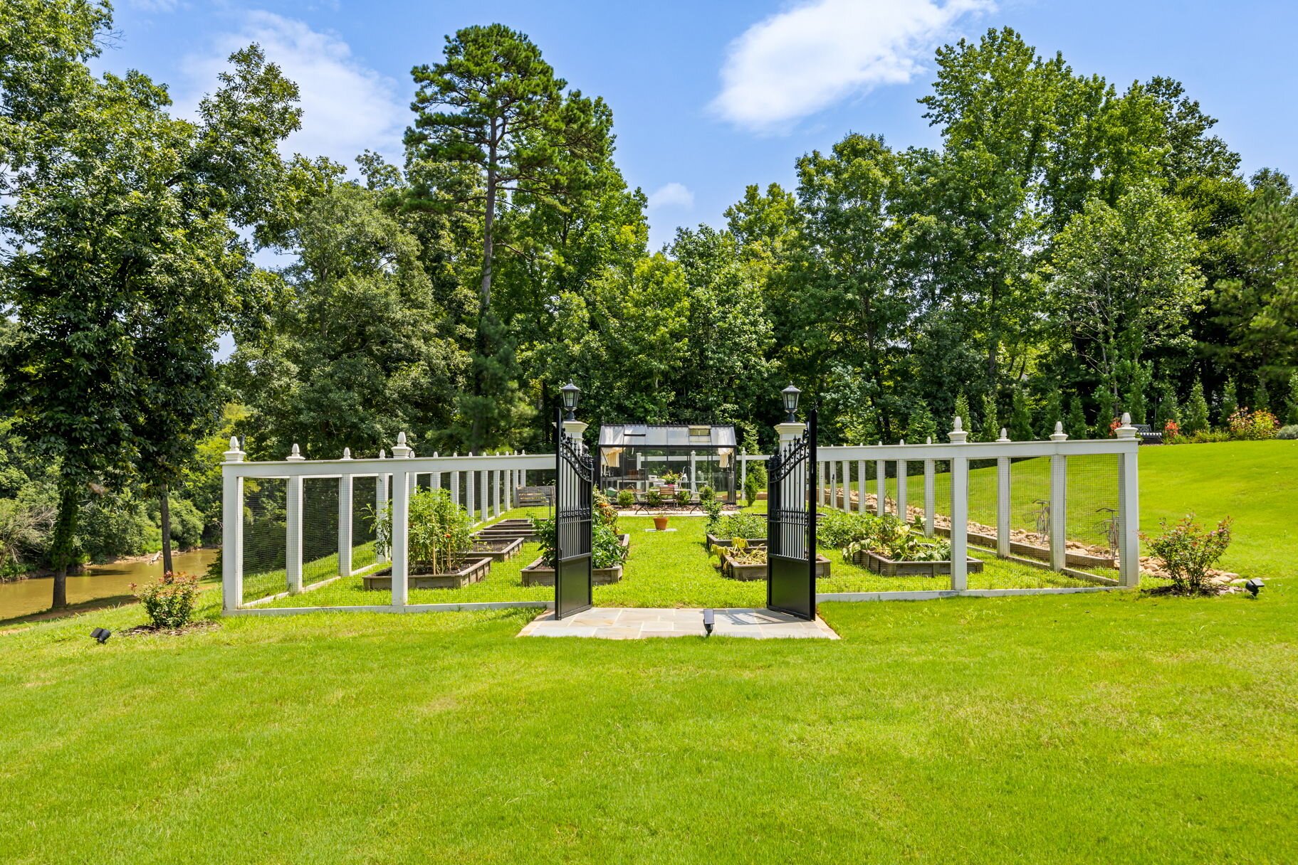 525 N River Rd 112ab