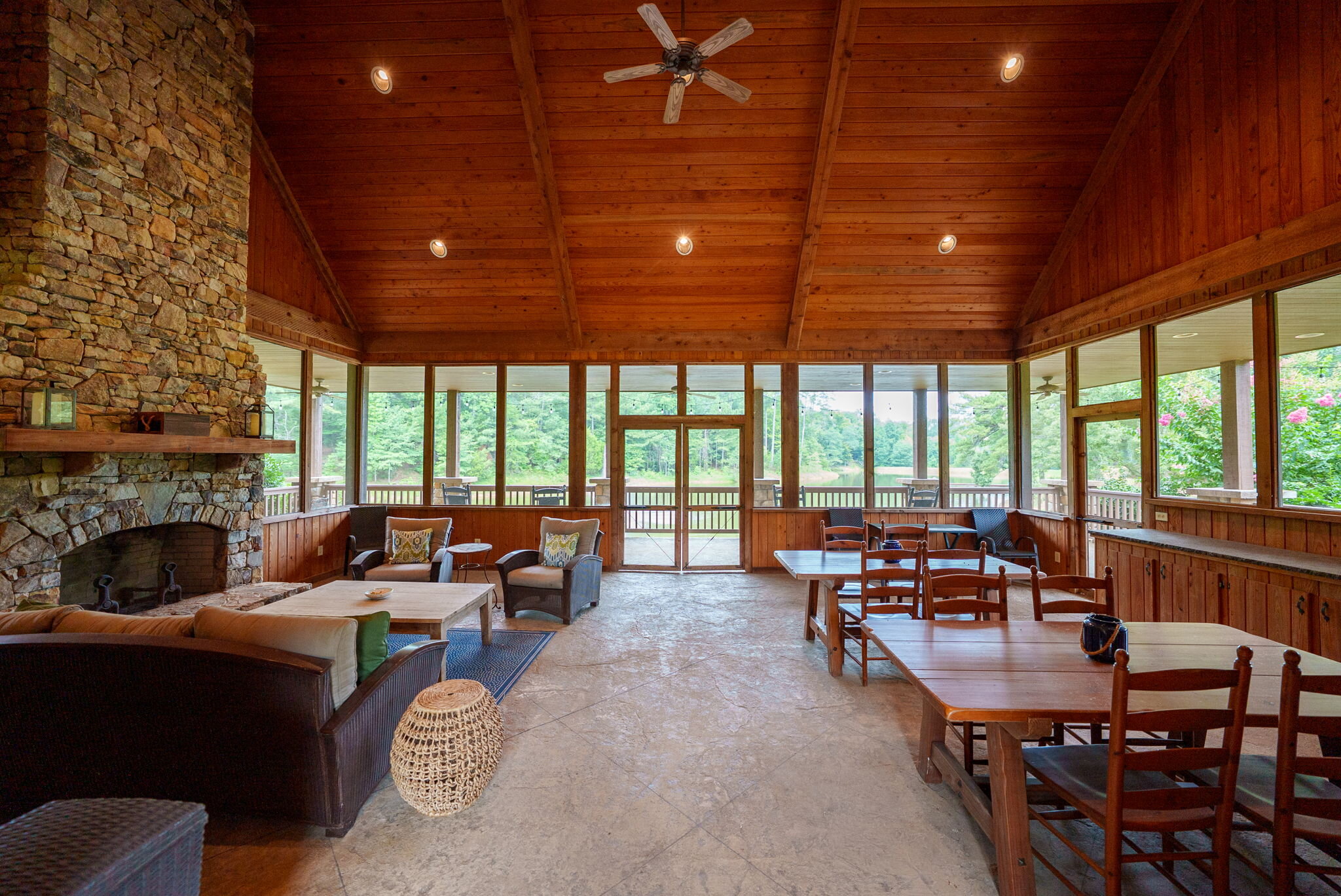 525 N River Rd 202a