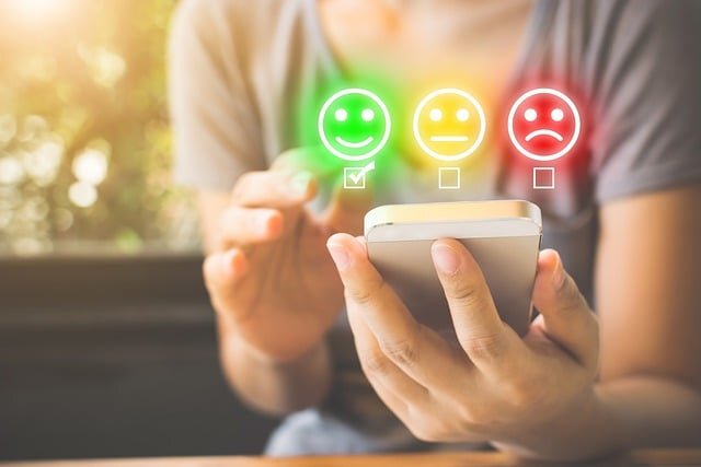 Customer leaving a customer service rating