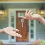 Should I Sell to a Home Investor or List With an Agent?