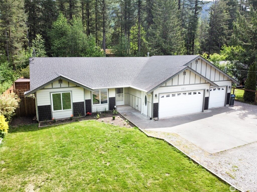 Flair Valley Drive Maple Falls WA 98266