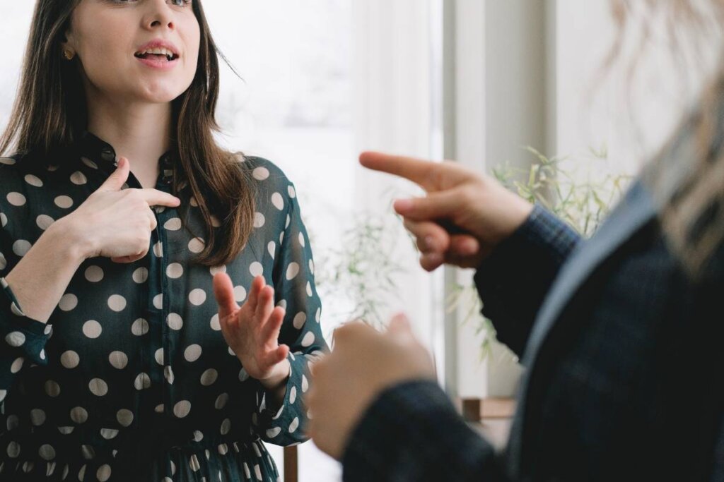 Siblings discussing how to sell an inherited house with multiple heirs PA