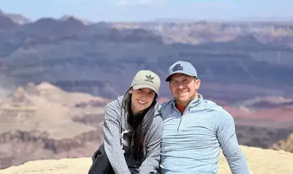 Brandon and Allie, owners of AZ Mobile Home Buyers in Arizona.