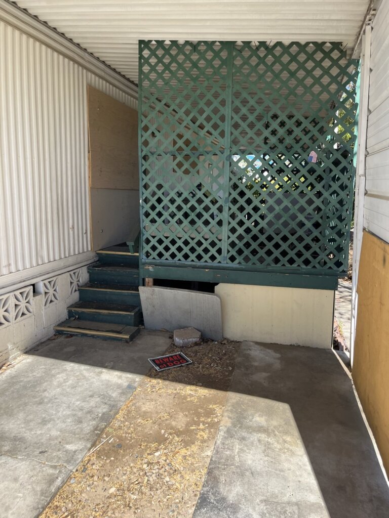 vacant abandoned home