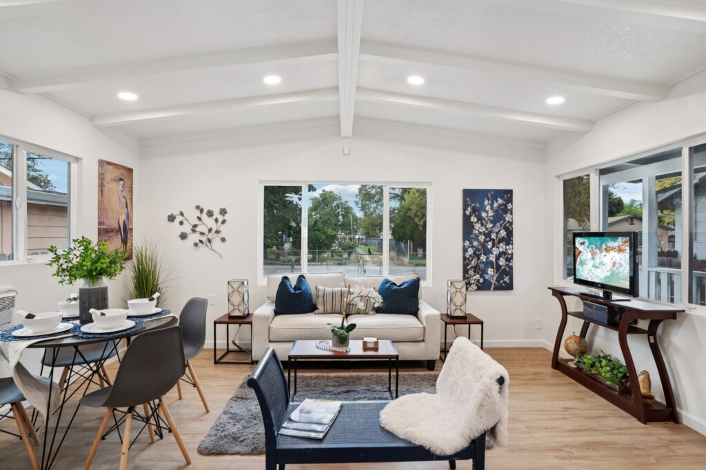 2780 american ave living room after