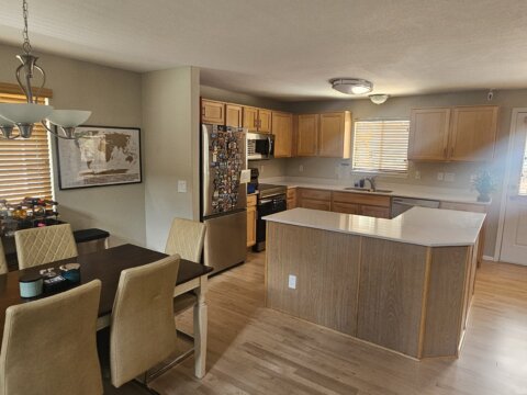 Sheringham Dr. Kitchen