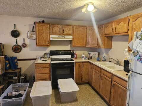 El Vereda Fountain CO Flip - Kitchen