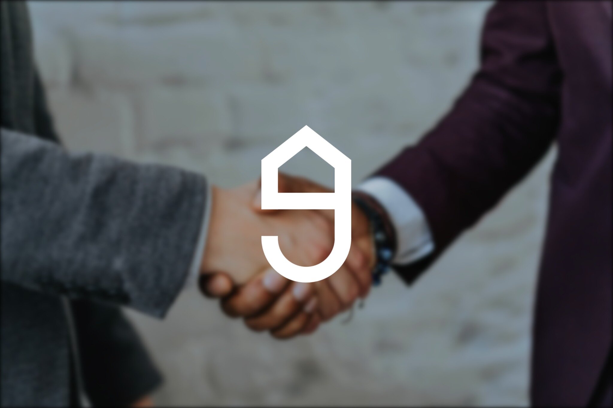 Handshake sealing a home sale agreement in Alvin, ideal when you sell your house fast in Alvin TX with confidence.