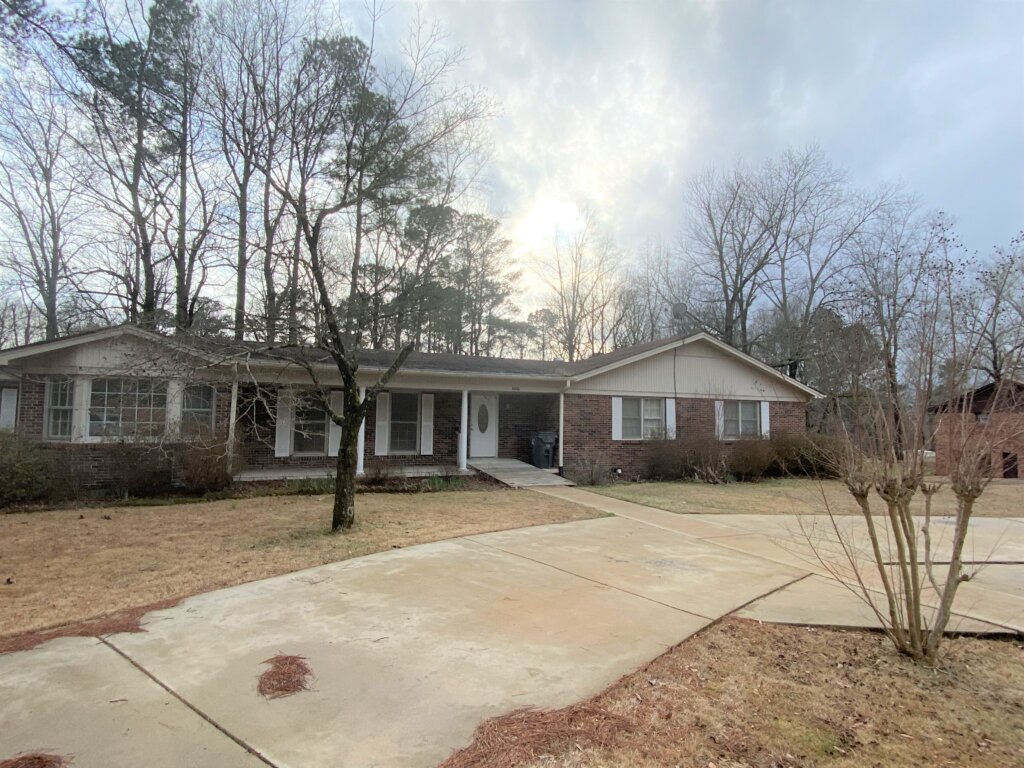 Brakefield Drive house before