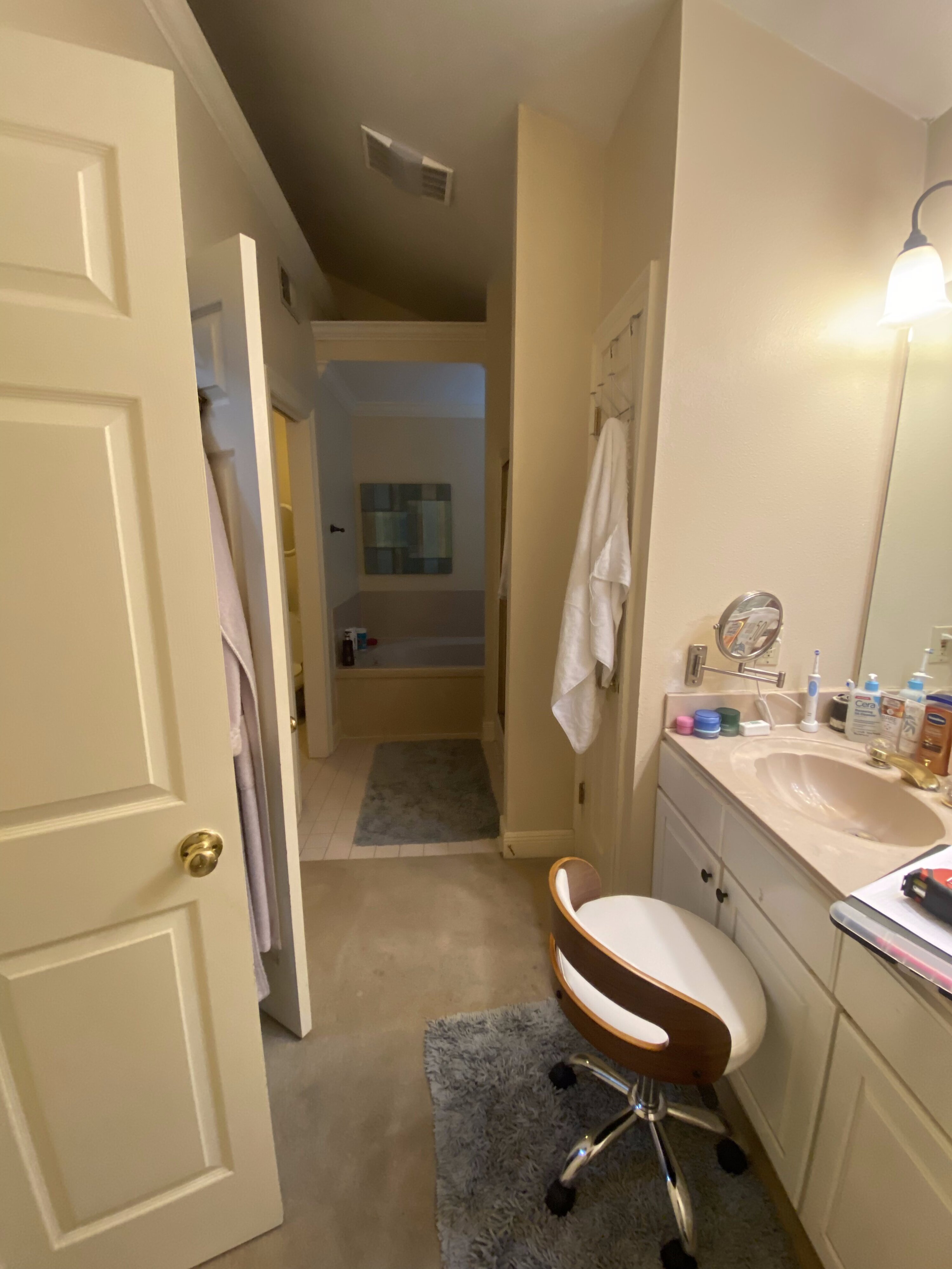 Bathroom before renovation