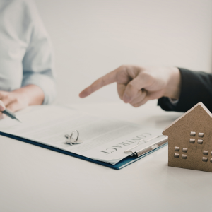 How to Sell a House With Tenants Tennessee