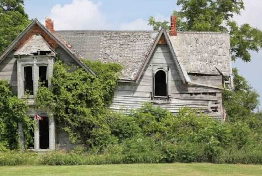 Chatham-Kent, Ontario abandoned house