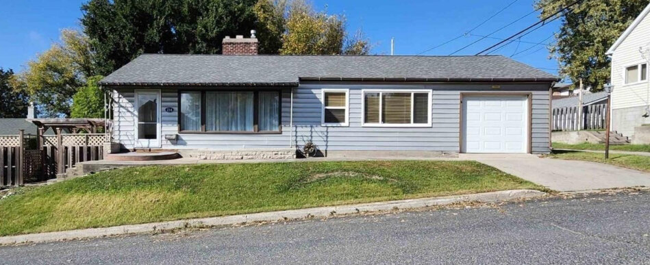 Home in Kenora sold to Family Home Buyers
