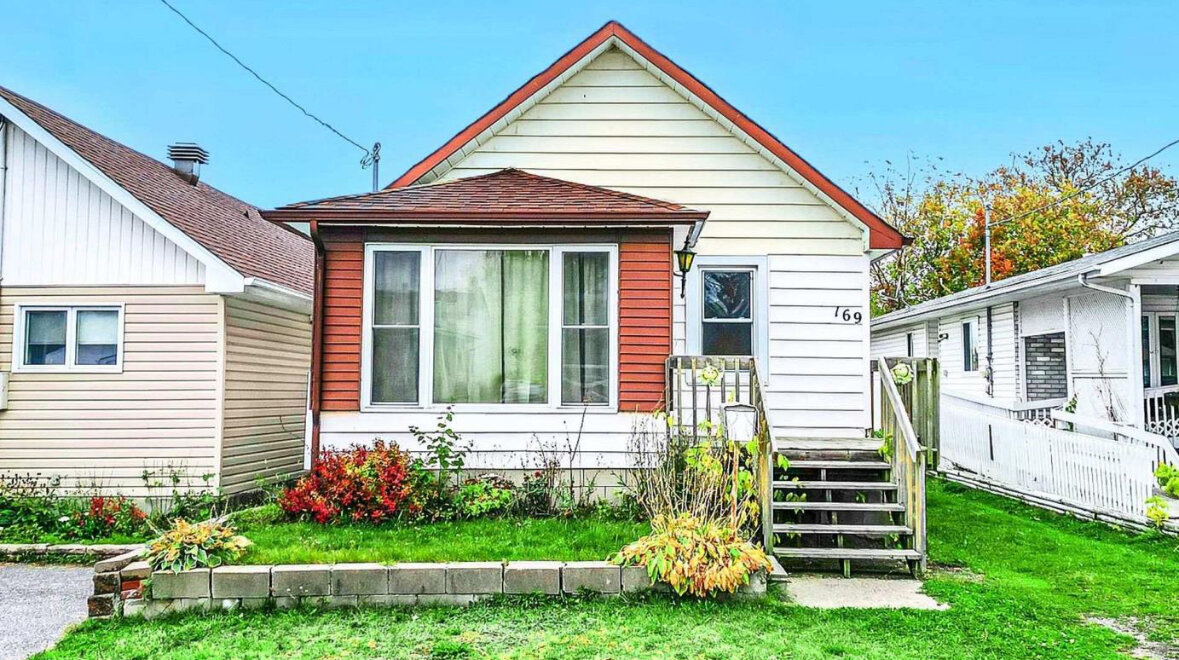 Distressed North bay Home