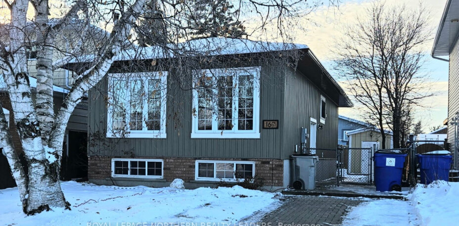 House in Timmons, Ontario