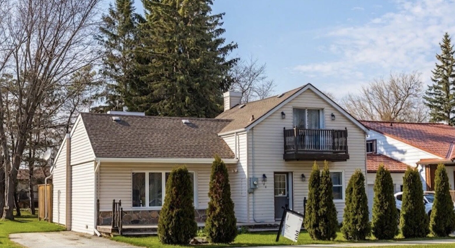 House sold for cash to Family Home Buyers in East Gwillimbury, Ontario