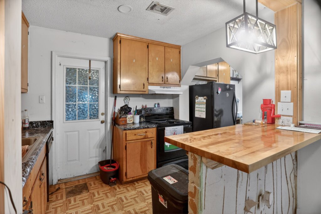 Behind on payments in Hilliard Ohio, homeowners struggling with mortgage payments exploring options to sell their house fast for cash and avoid foreclosure in Hilliard OH