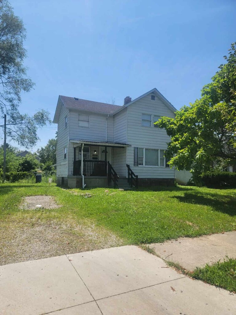 Behind on payments in Reynoldsburg Ohio, homeowners struggling with mortgage payments exploring options to sell their house fast for cash and avoid foreclosure in Reynoldsburg OH