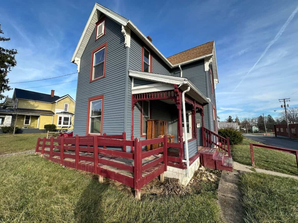 Sell a vacant house in Grove City Ohio, homeowners selling empty property as-is to local cash home buyers with no repairs, no showings, and a fast closing in Grove City OH