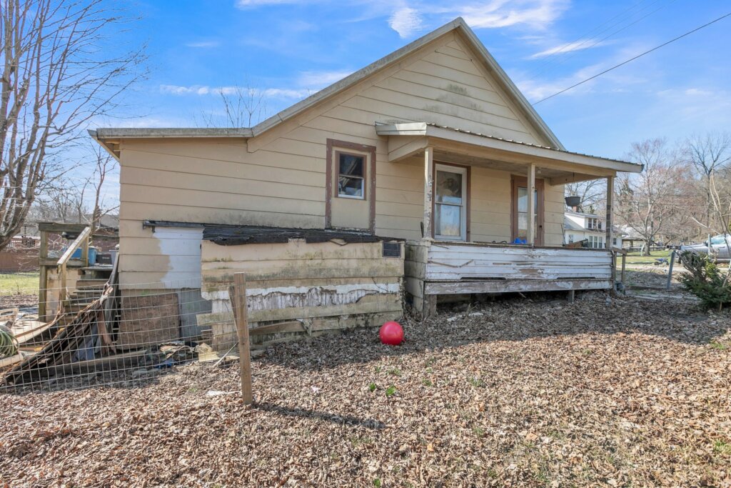 Sell house as is in Gahanna Ohio with no repairs, no cleaning, and no real estate agent, local cash home buyers offering fast, hassle-free home sales in Gahanna OH