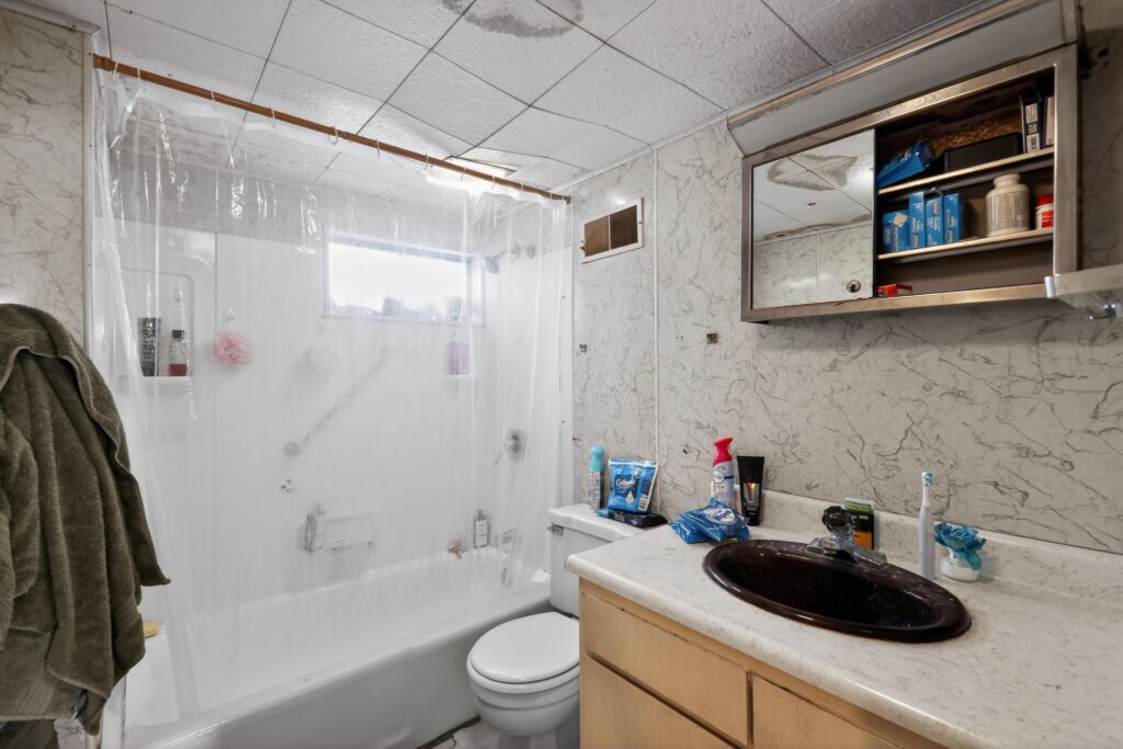 Sell your house during divorce in Hilliard Ohio, couples selling as-is to cash home buyers with no repairs, no agents, and flexible closing options for a fast sale in Hilliard OH