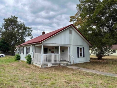 320 Kentucky St - Front View 1