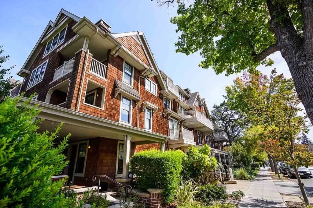 Clik Offer buys homes like this one in Edison, NJ