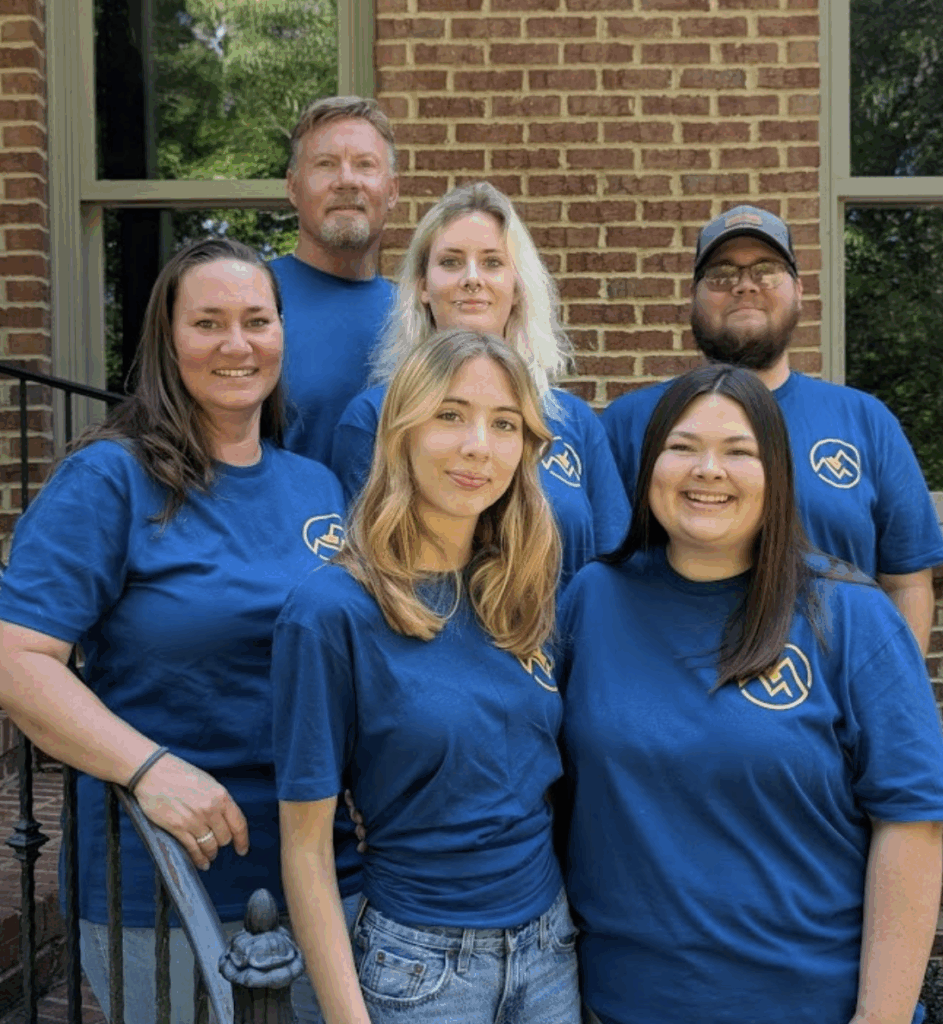 Todd Murphy and Family in Venture South Homebuyers shirts