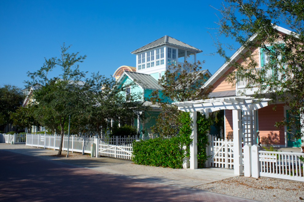 Sell my house fast because we buy houses in Fort Walton Beach, FL.
