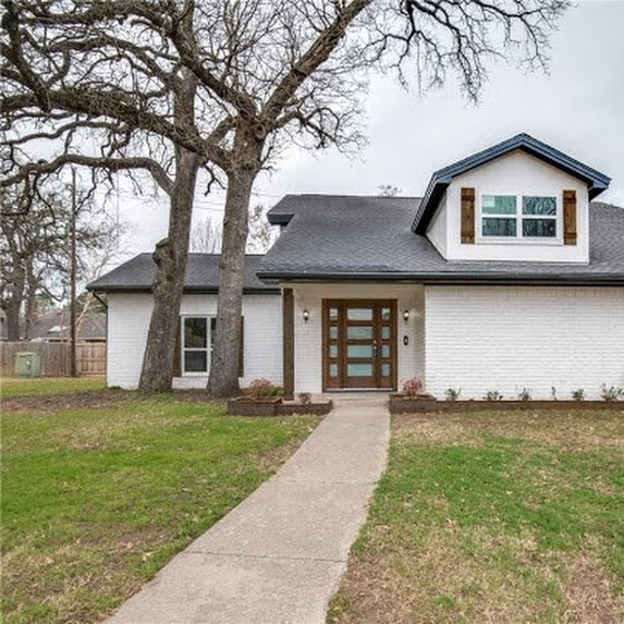 Nice-House-Dallas-Tx-was-a-warn-out-looking-house