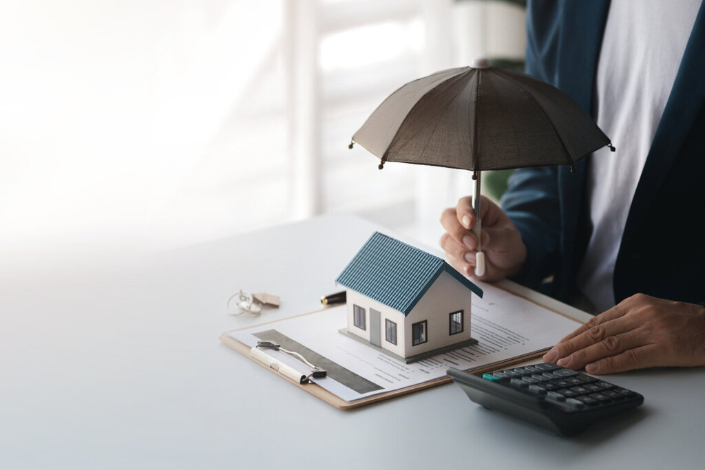 Vacant house in Knoxville, Tennessee with exterior security and maintenance considerations for homeowners insurance