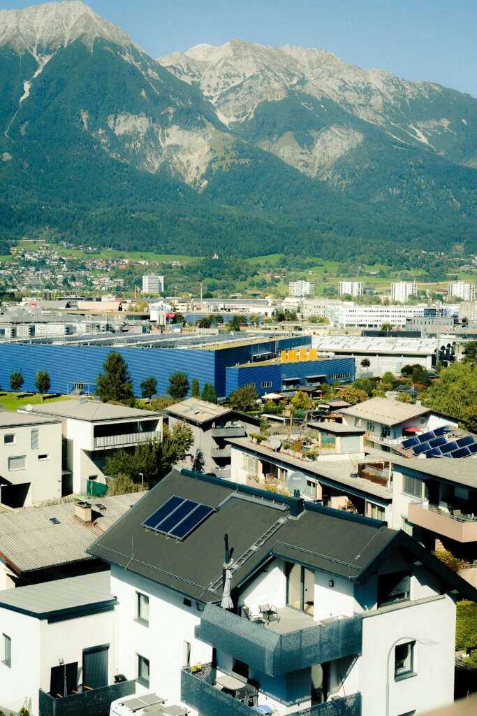 aerial view of Minnesota neighborhood with homes we buy in any condition