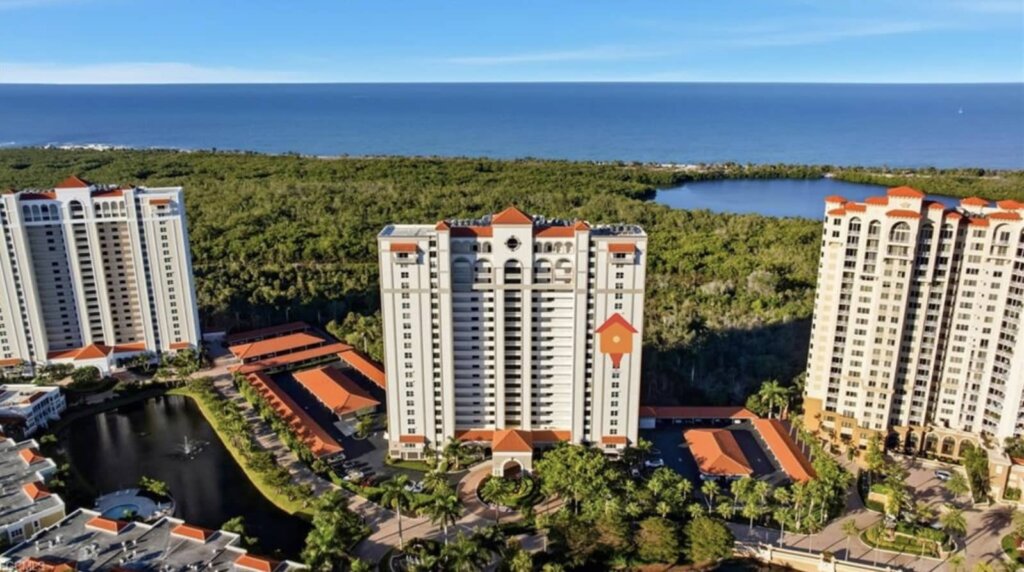 Naples waterfront condo generating $6000 per month in short term rental income in Southwest Florida