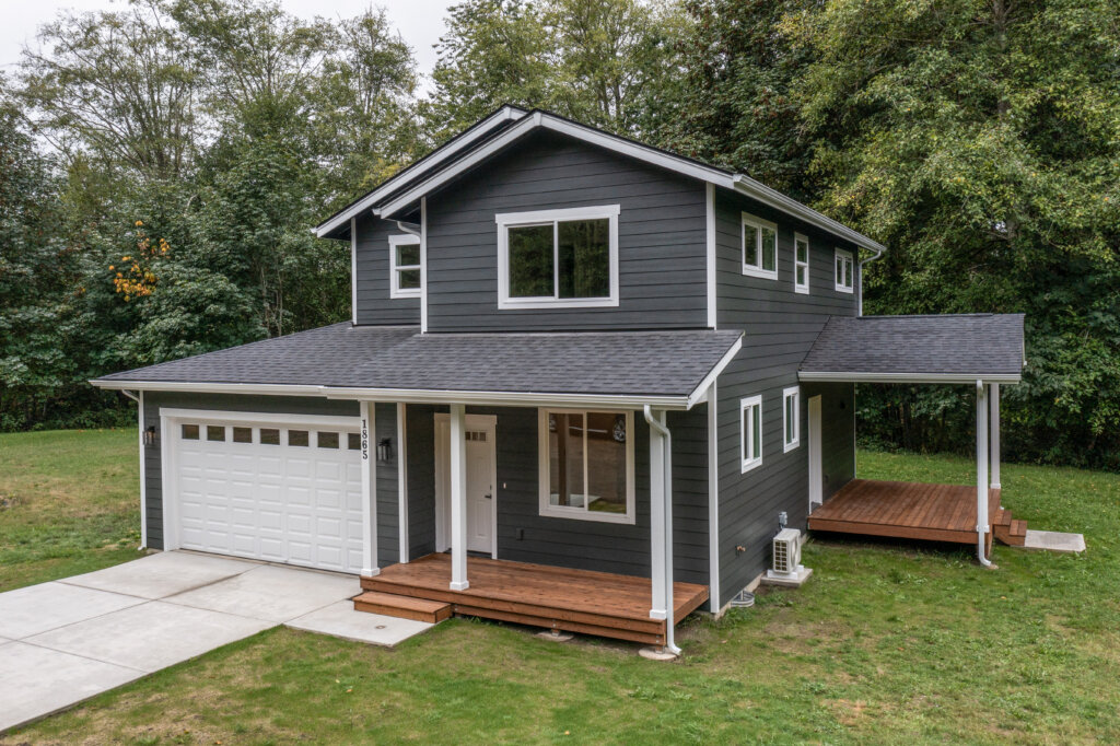 Santi Buys Houses buys homes like this one in Port Orchard, Washington