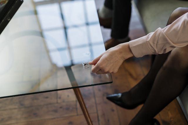 When to Let Go: Selling Your Home Before or After Divorce