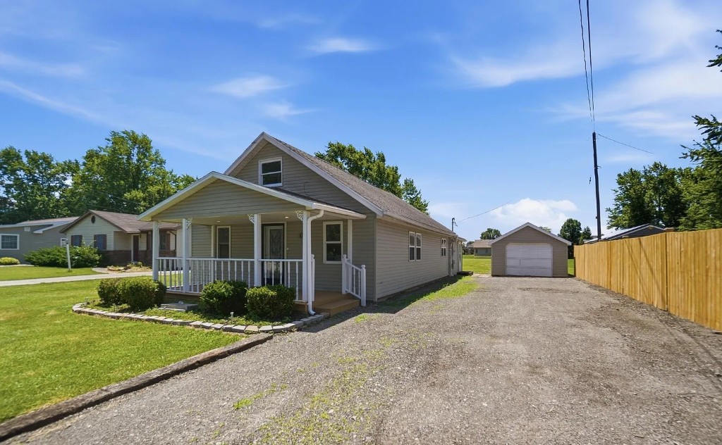 Companies That Buy Houses for Cash vs Traditional Home Sales