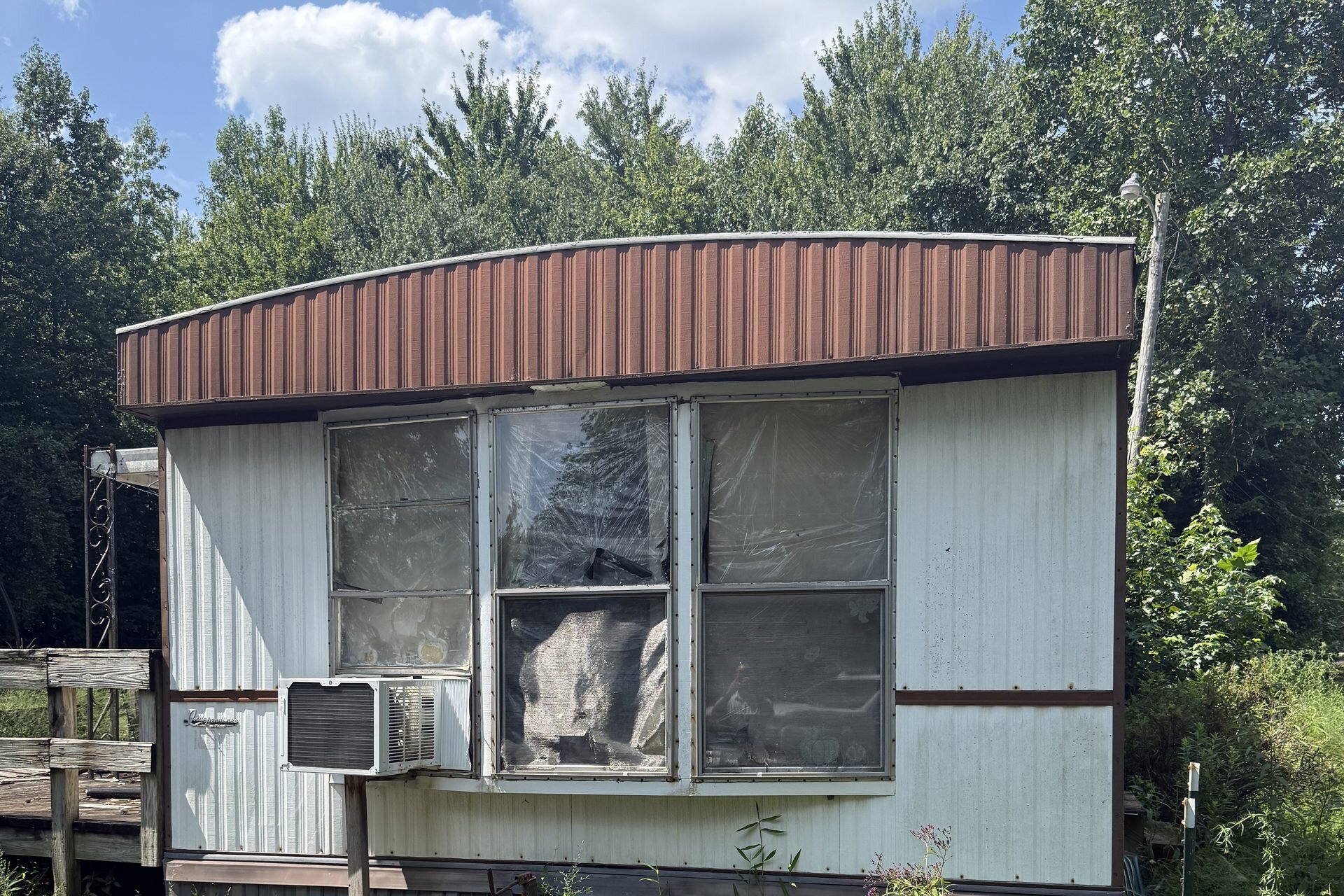 Single-wide manufactured home in Borden, Indiana under contract in as-is condition