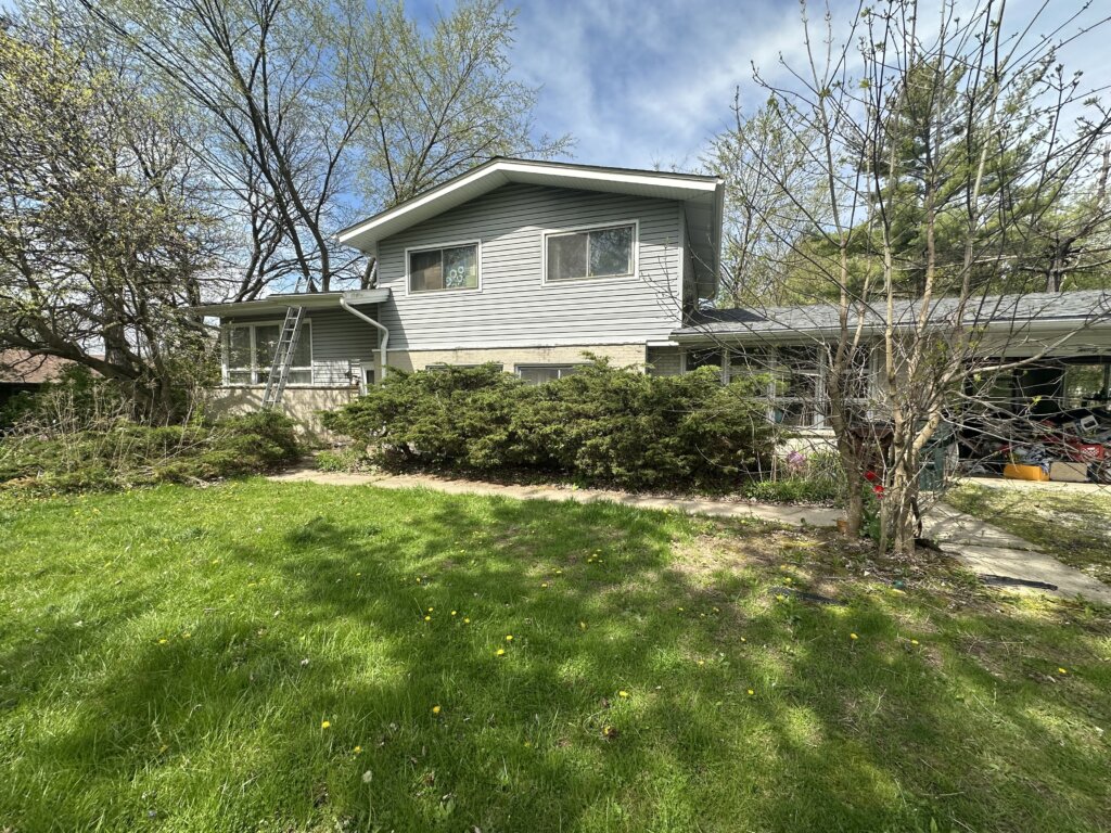 Home exterior representing properties Greentown Home Buyers purchases in McHenry County, IL