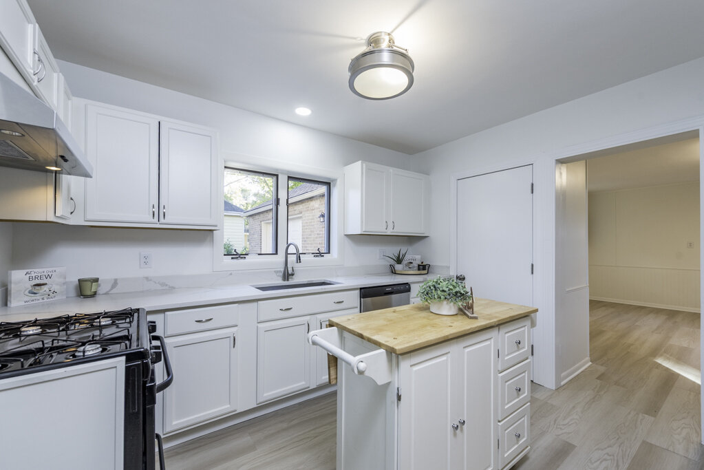 Renovated kitchen in the Zion, IL home after purchase by Greentown Home Buyers