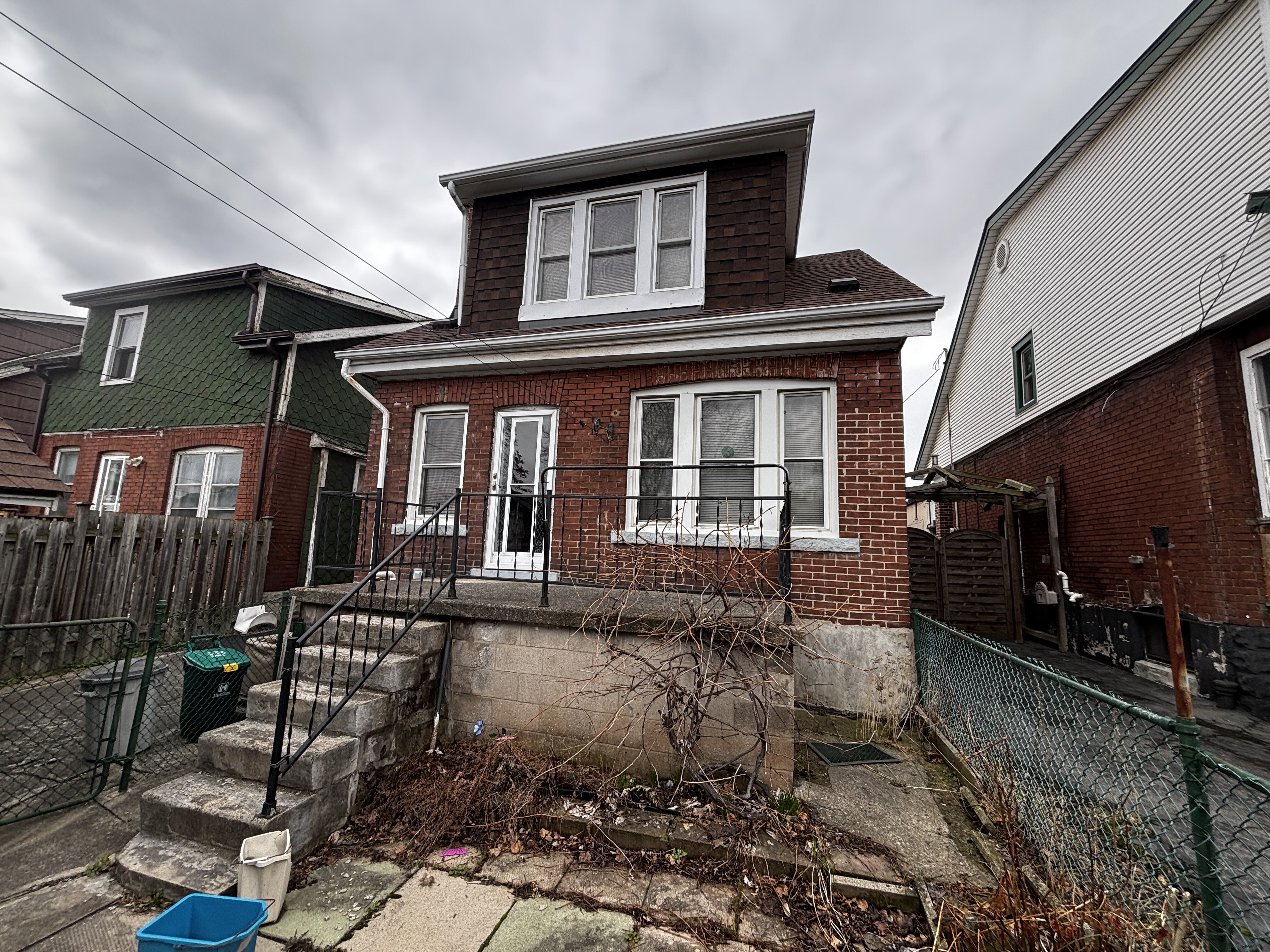 House in the Prairies that SellHouseCashSask buys for cash to help owners avoid foreclosure