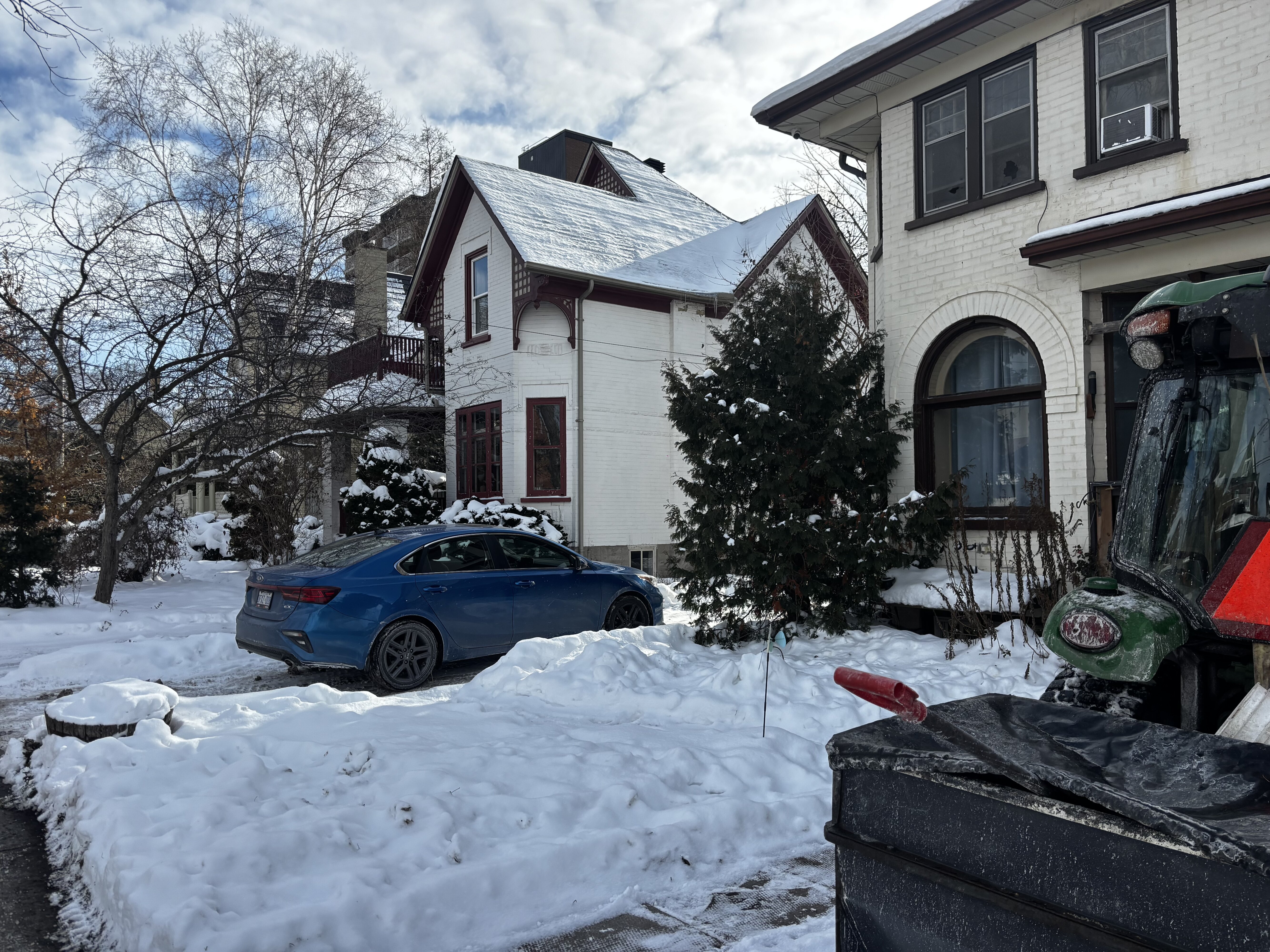 Snowy Saskatchewan driveway and home purchased for cash by SellHouseCashSask